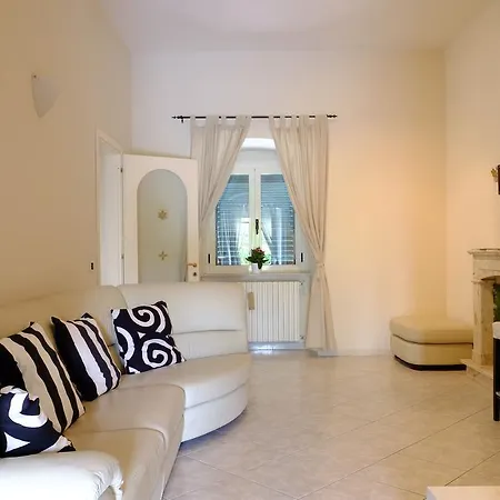 Lidia - La Maestra Del Borgo Tocco da Casauria
